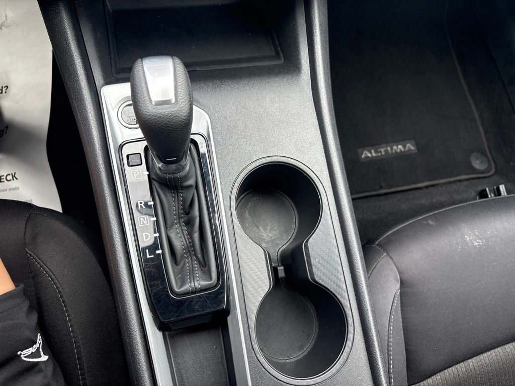 Used 2025 Nissan Altima Sedan