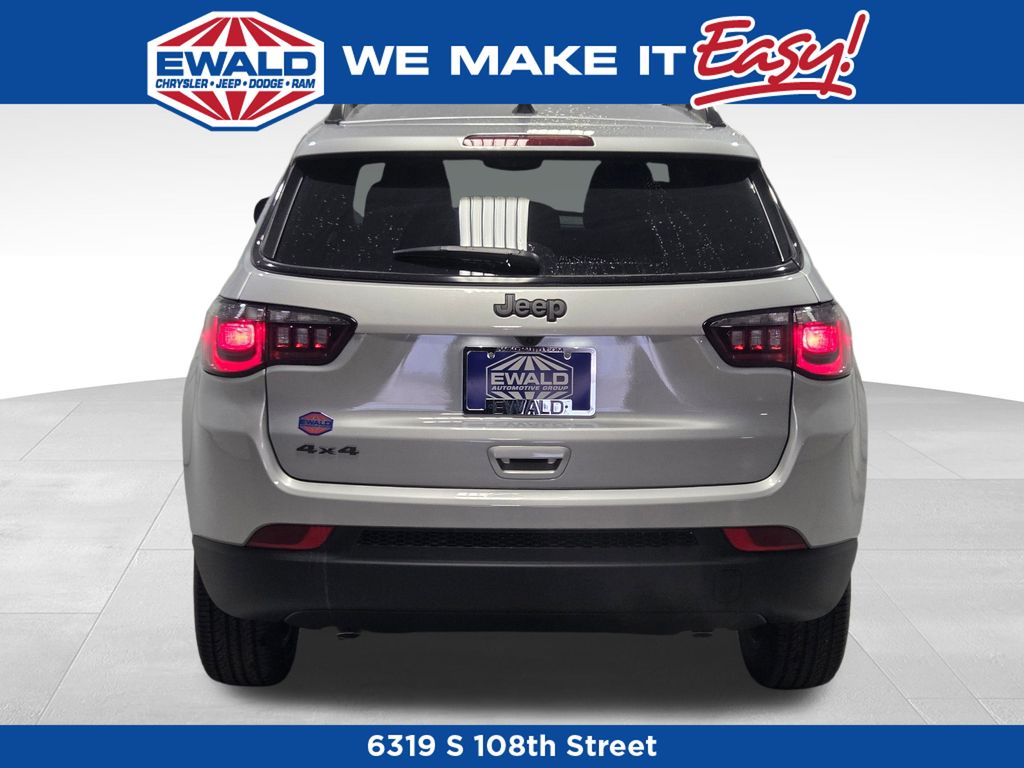 2025 Jeep Compass Latitude photo