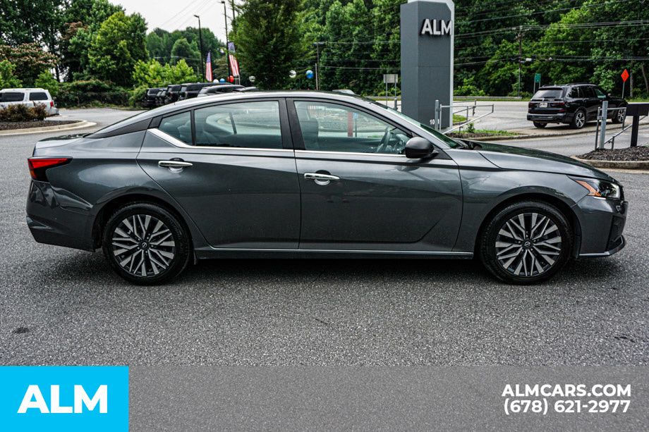 2025 Nissan Altima SV - Photo 9