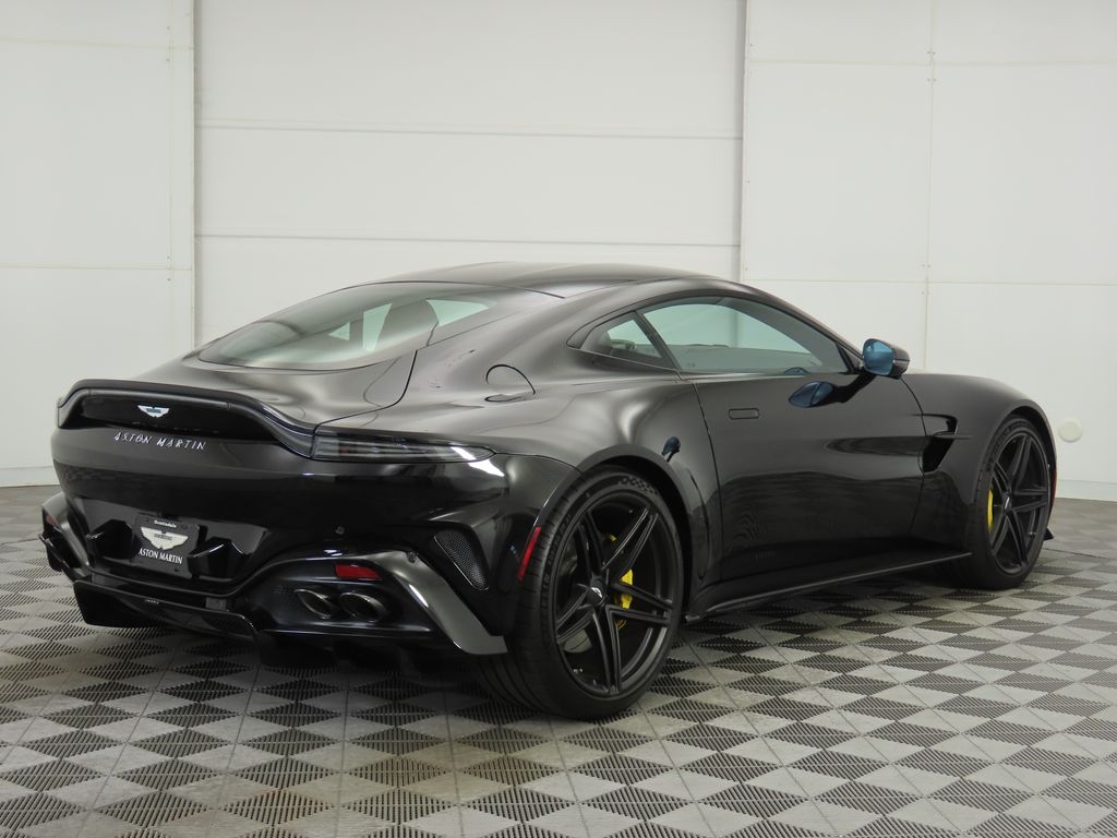 2025 Aston Martin Vantage  5