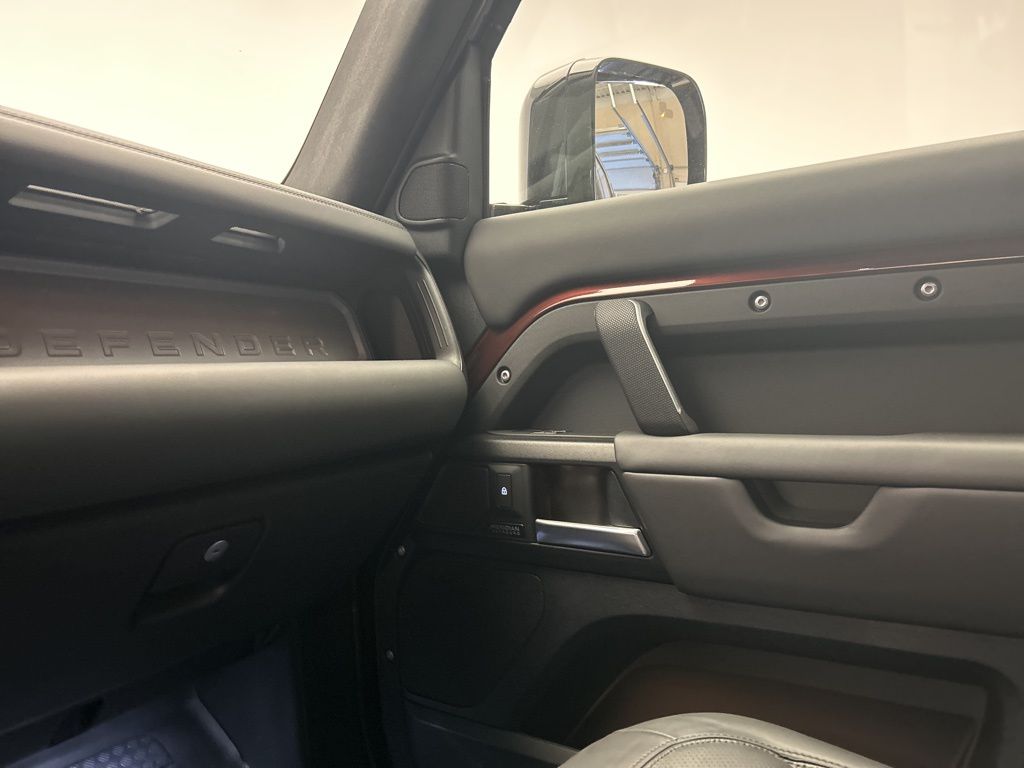 Thumbnail: 2025 Land Rover Defender - 22