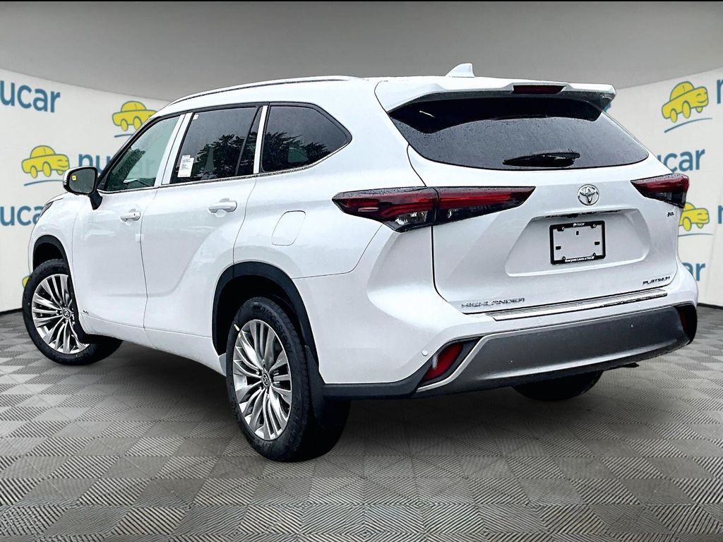 2026 Toyota Highlander Hybrid — photo 5