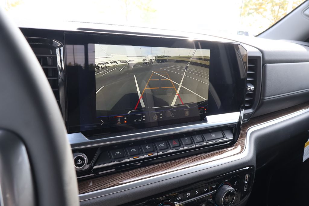 Thumbnail: 2026 Chevrolet Silverado 1500 - 26