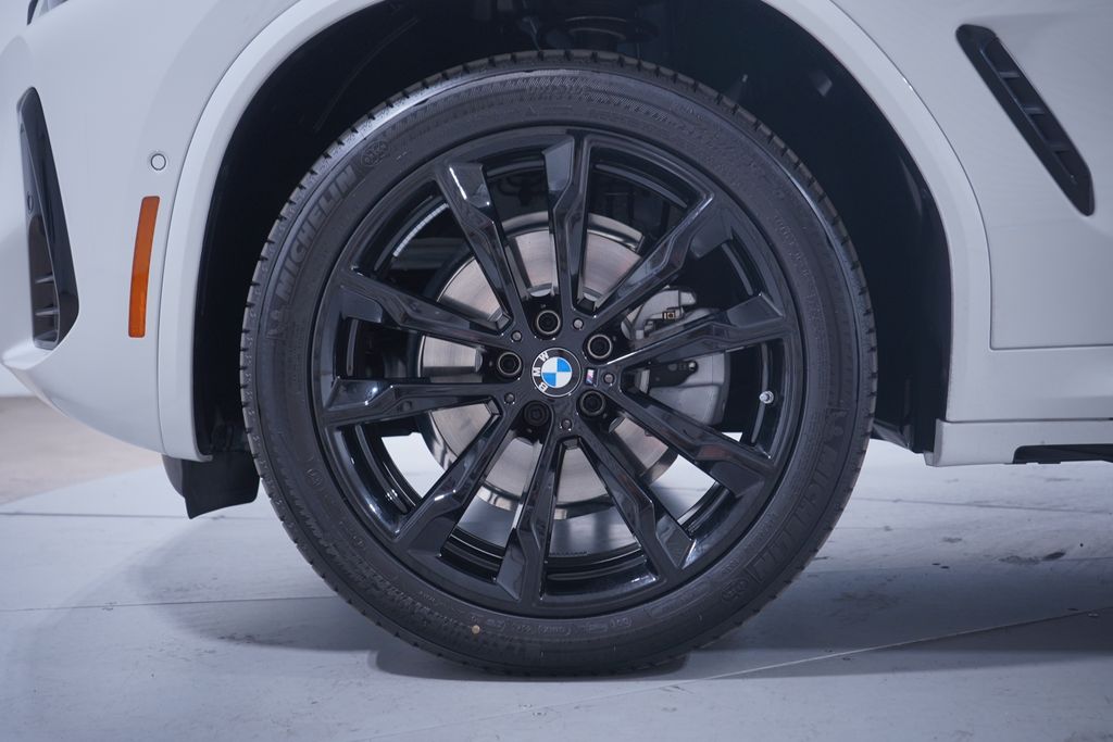 Thumbnail: 2025 BMW X4 - 2