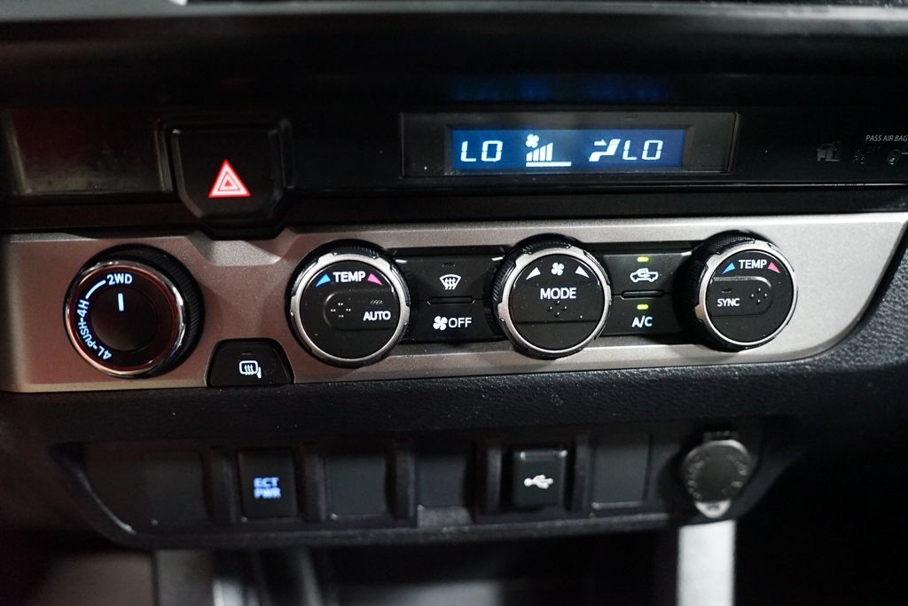 Thumbnail: 2021 Toyota Tacoma - 19