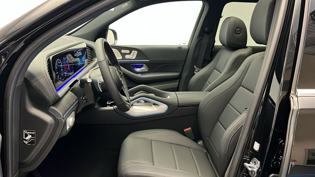 2025 Mercedes-Benz GLS 450 4MATIC 12