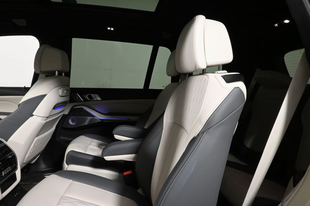 Thumbnail: 2023 BMW X7 - 5