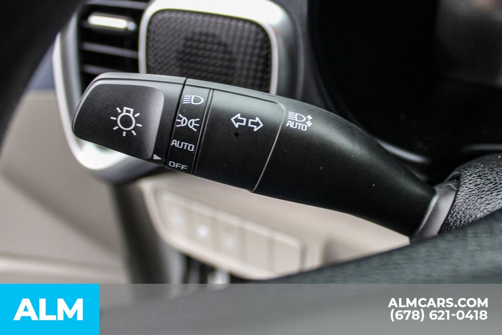 Used 2025 White Kia LX image 27