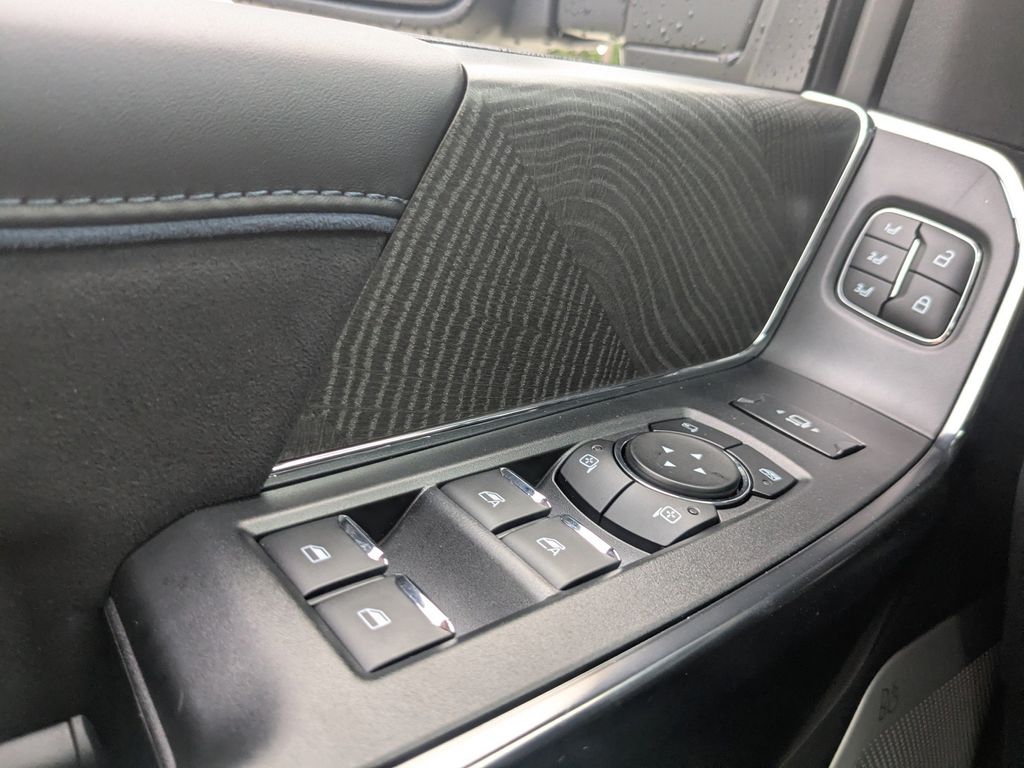 2025 Ford F-350 Super Duty Platinum
