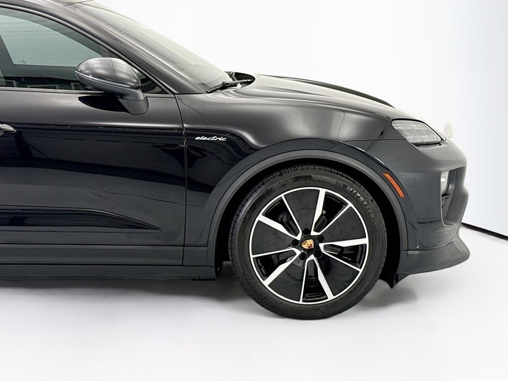 Thumbnail: 2024 Porsche Macan - 11