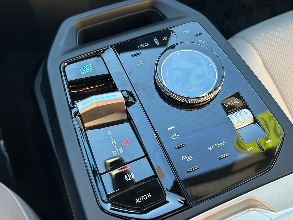 Thumbnail: 2026 BMW iX - 28