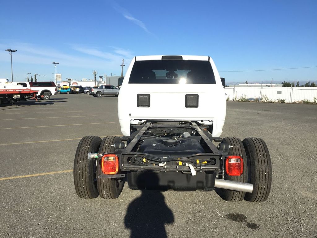 2024 RAM 3500 Chassis Tradesman - Photo 11