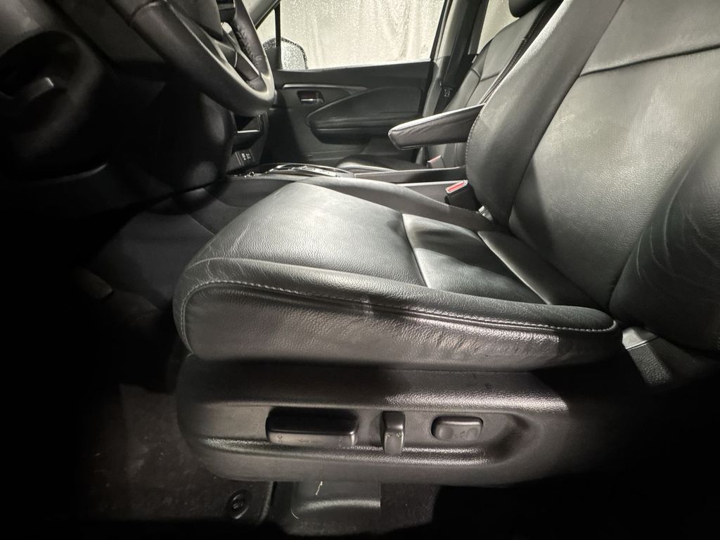 used 2022 Honda Pilot car, priced at $28,407