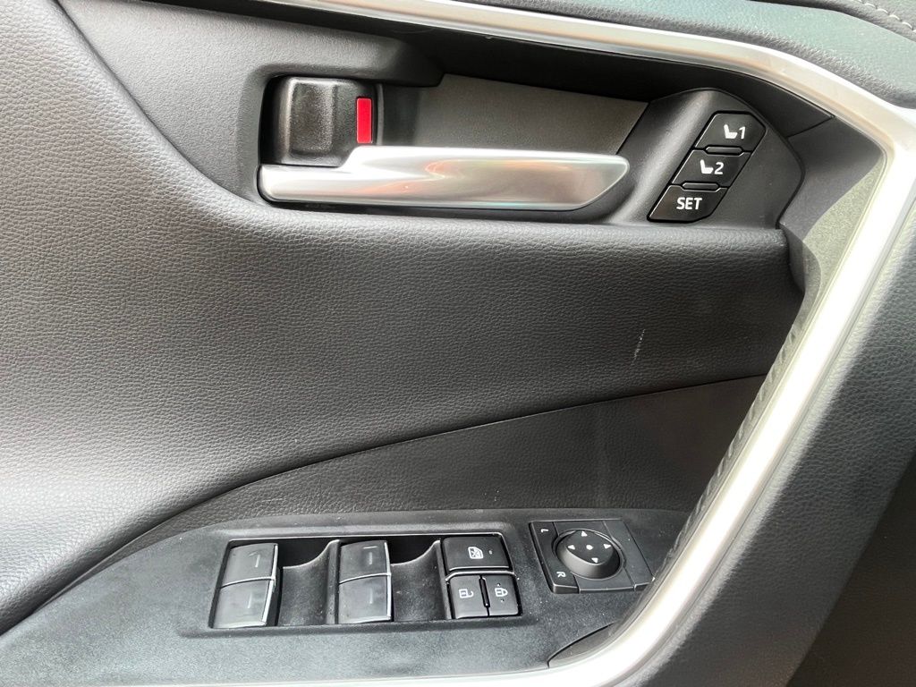 2024 Toyota RAV4 Limited 30