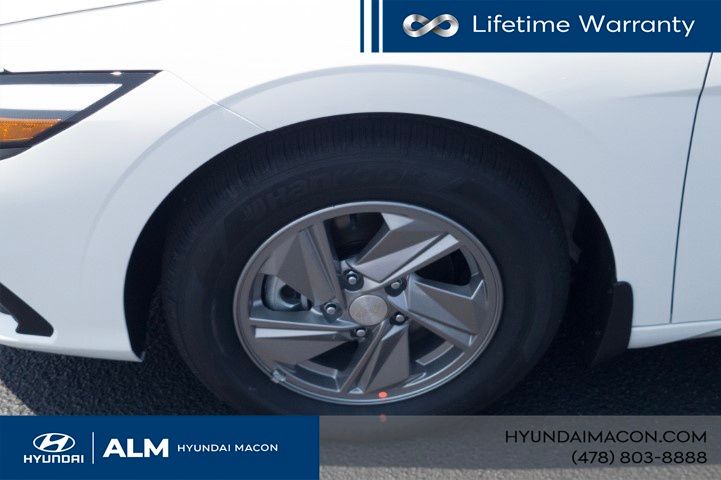 New 2026 White Hyundai SE image 13
