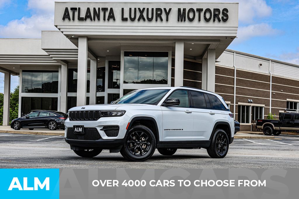 Used 2025 White Jeep Altitude/MT Certified image 3