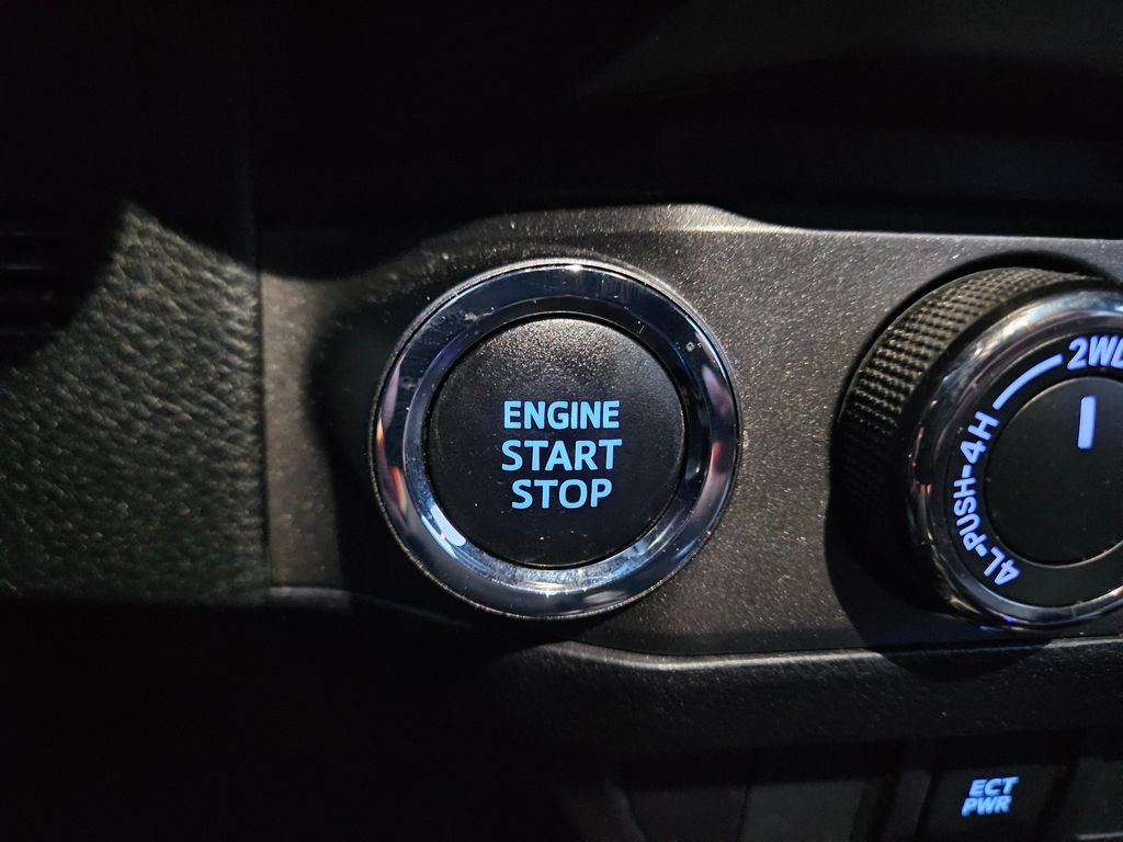 2021 Toyota Tacoma TRD Sport 28