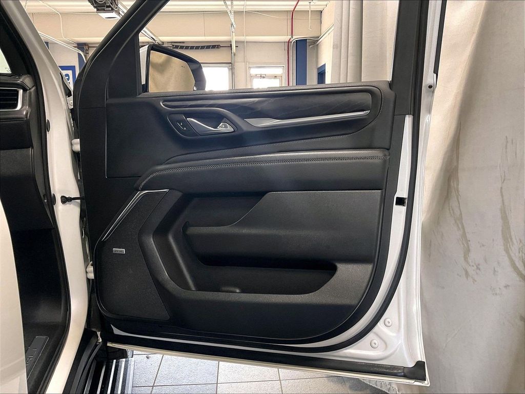 2024 GMC Yukon — photo 12