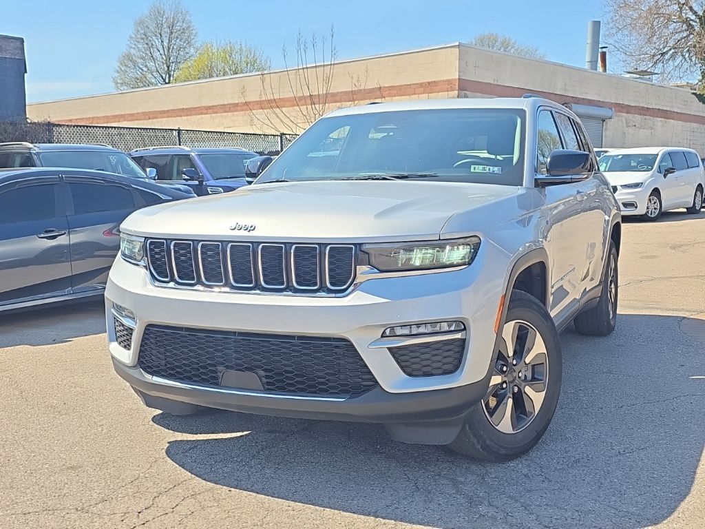 used 2022 Jeep Grand Cherokee car, priced at $25,895