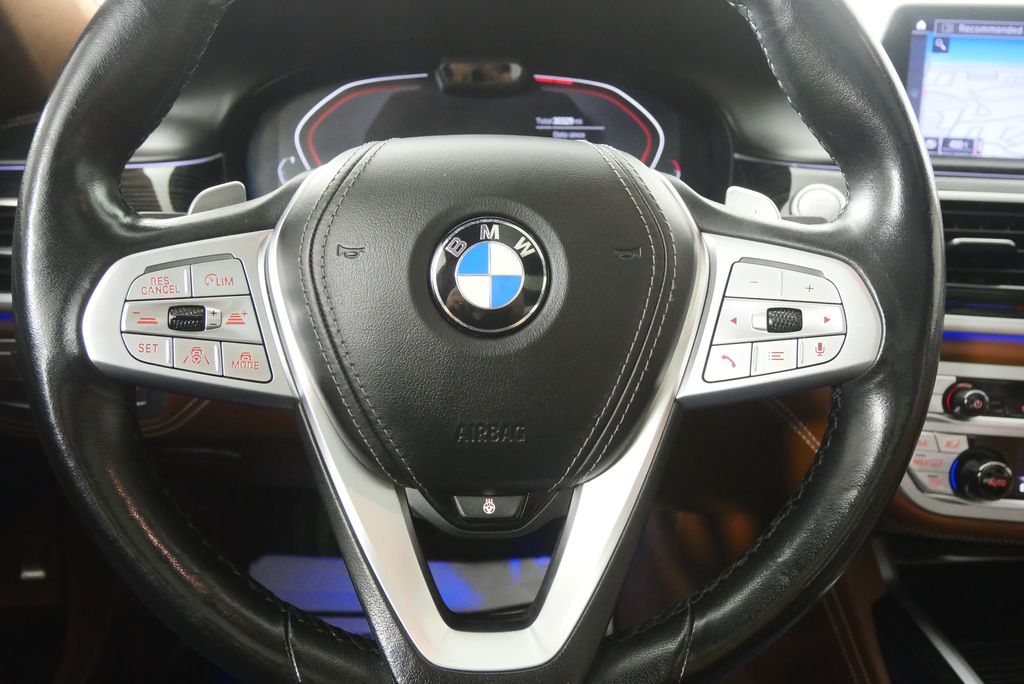 Thumbnail: 2021 BMW 7 Series - 24