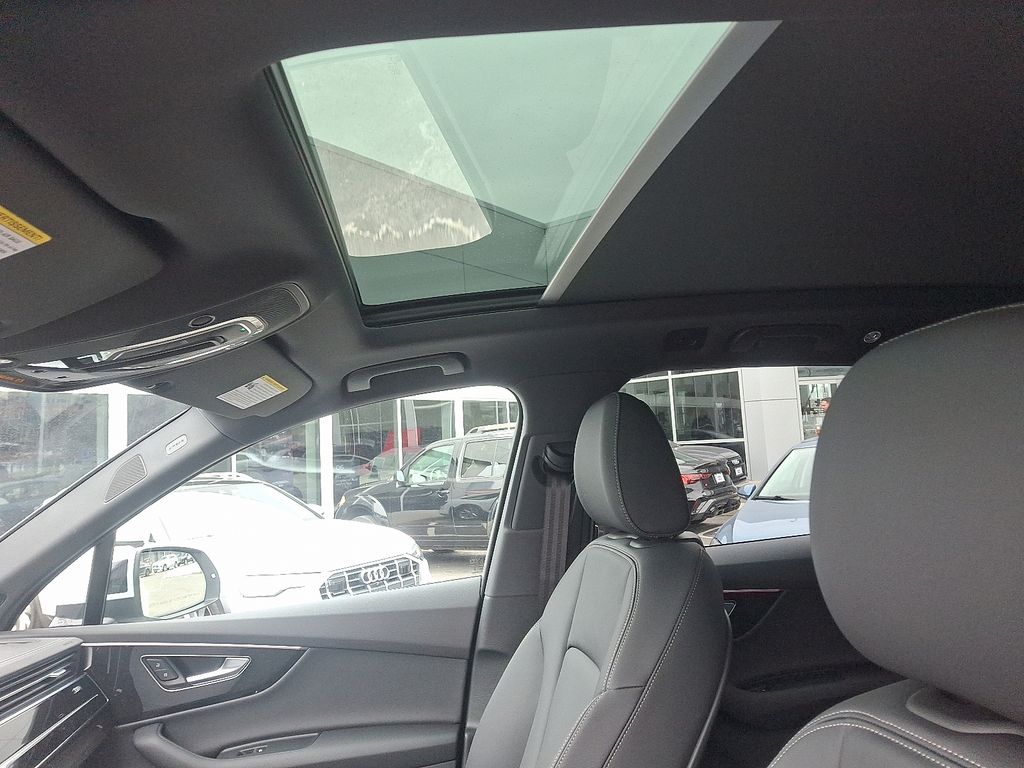 Thumbnail: 2026 Audi Q7 - 11