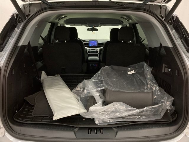 2022 Ford Explorer XLT photo 2