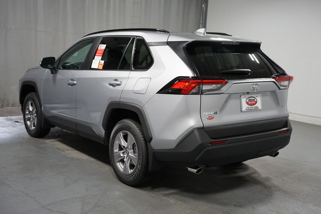 2025 Toyota RAV4 XLE 6