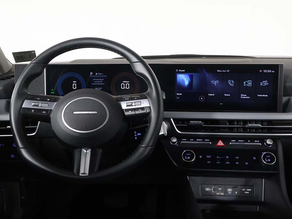 Certified Used 2025 Silver Hyundai SEL image 30