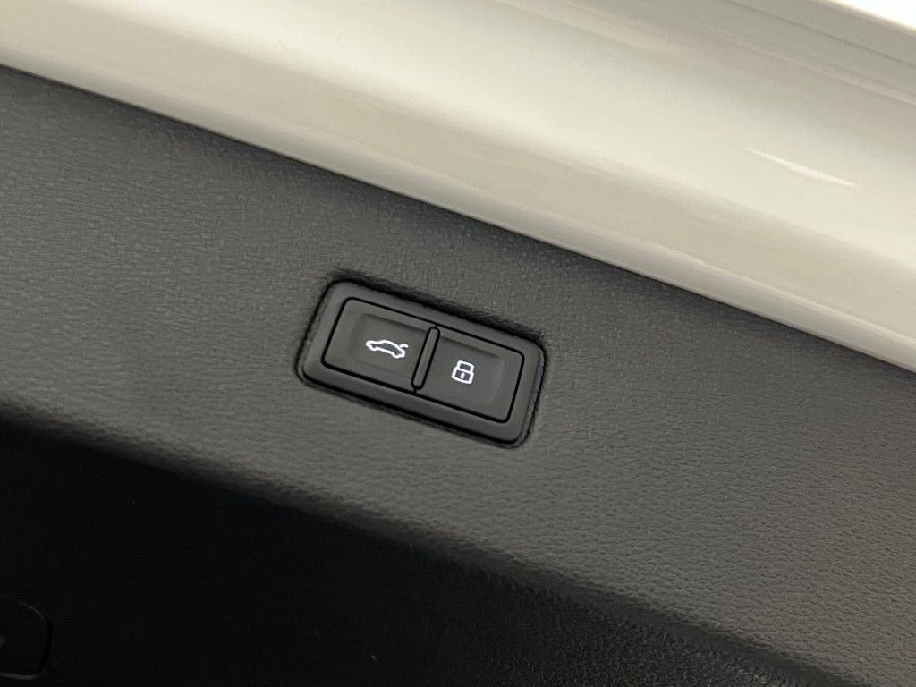 Thumbnail: 2025 Audi Q7 - 11