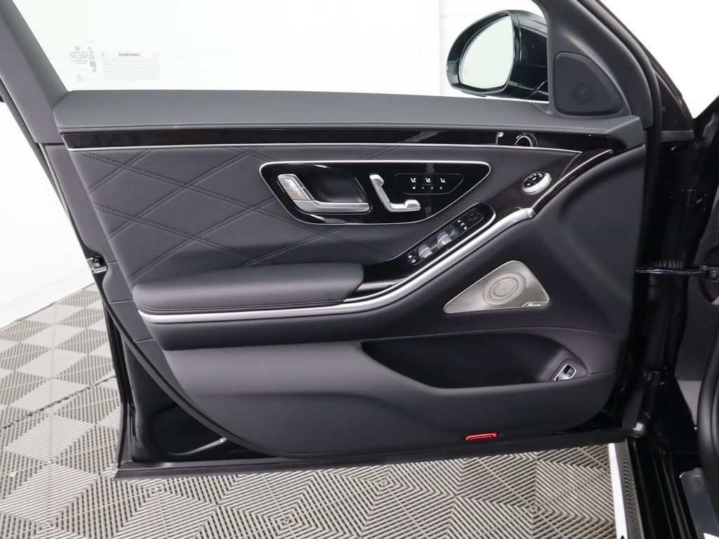 Thumbnail: 2026 Mercedes-Benz S-Class - 26