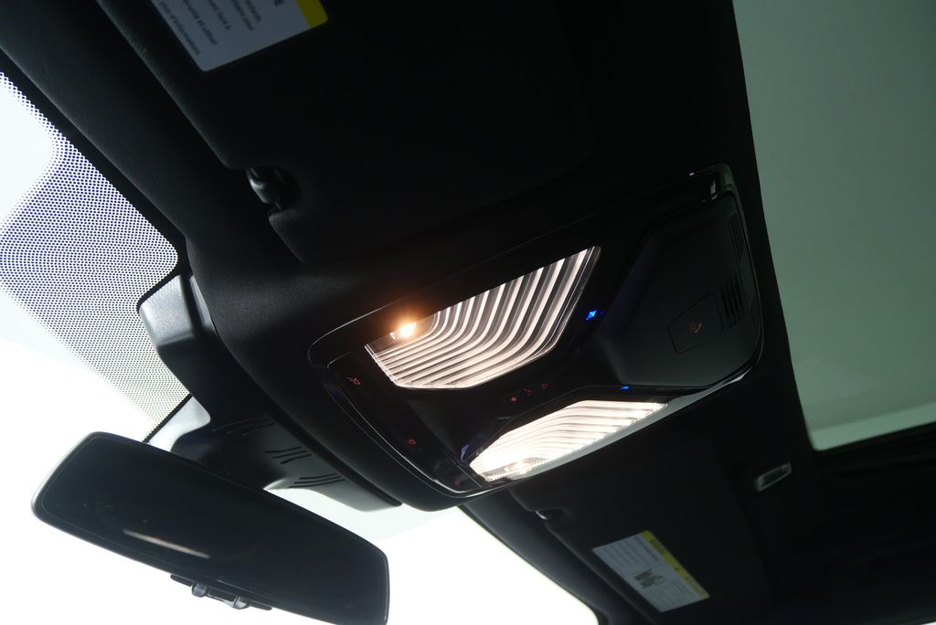 Thumbnail: 2023 BMW 5 Series - 17