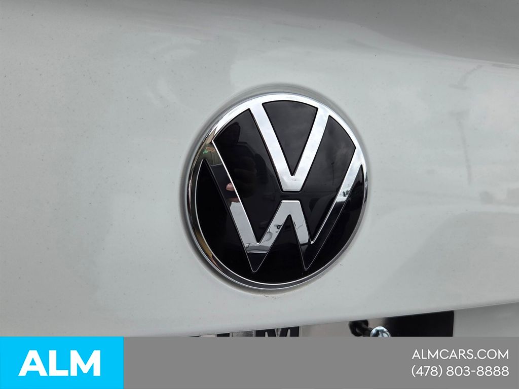 Used 2024 White Volkswagen 1.5T S image 12