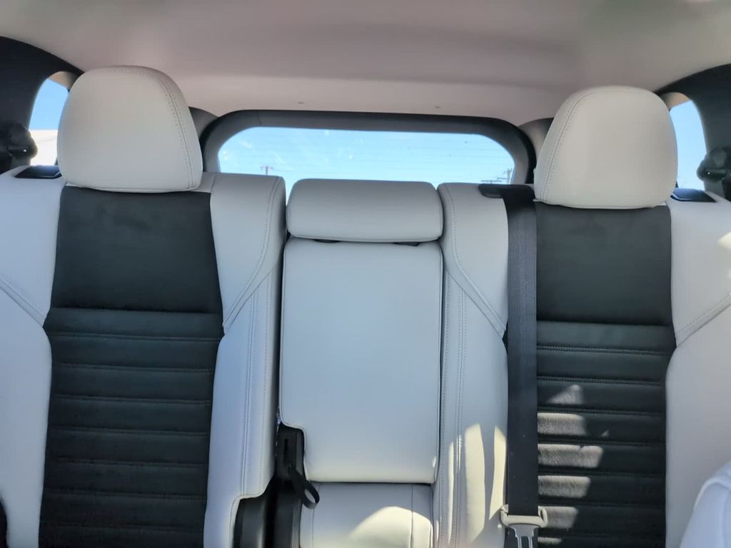 New 2026  Mitsubishi SE image 27