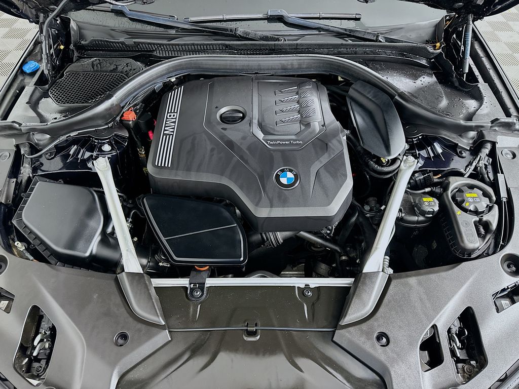 Thumbnail: 2023 BMW 5 Series - 31