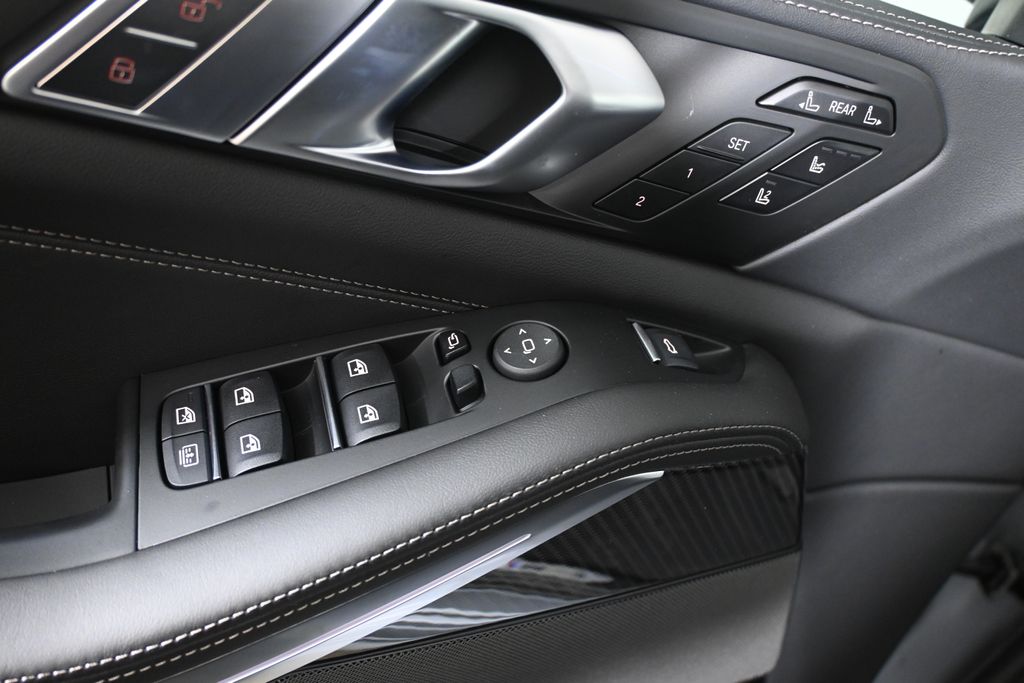 Thumbnail: 2026 BMW X7 - 30