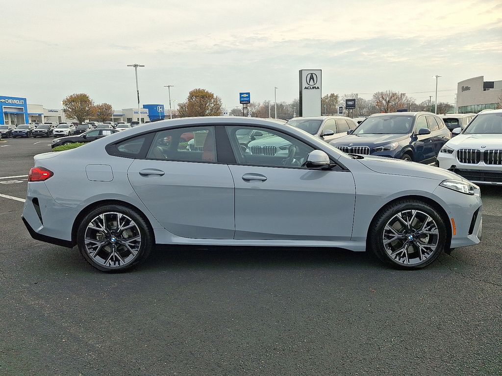 Thumbnail: 2025 BMW 2 Series - 7