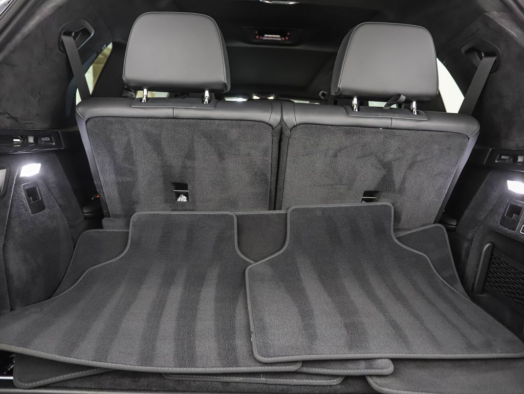 Thumbnail: 2025 BMW X7 - 27