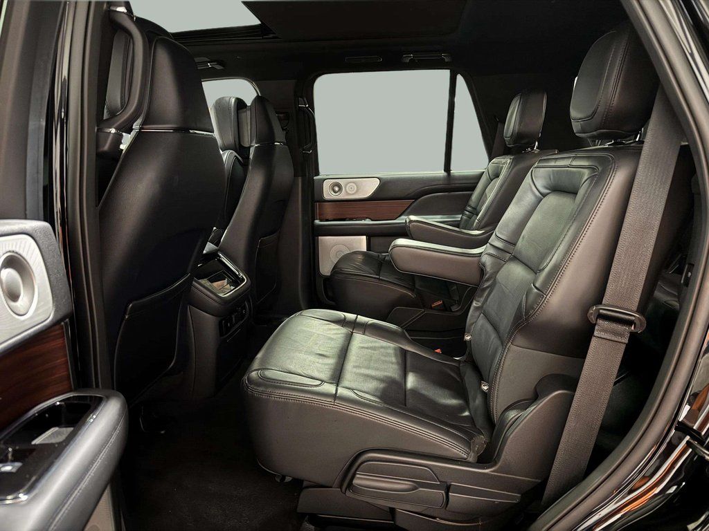 Certified Used 2023 Infinite Black Metallic Clearcoat Lincoln Reserve image 25