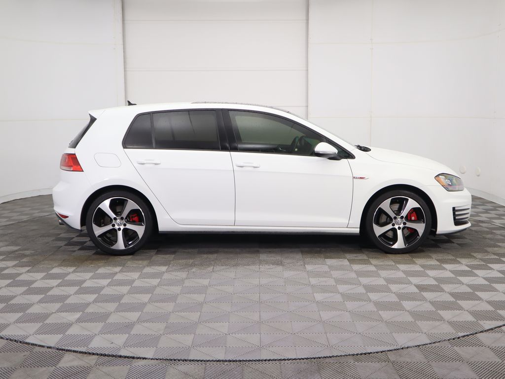 Thumbnail: 2017 Volkswagen Golf - 4