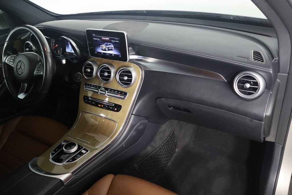 Thumbnail: 2019 Mercedes-Benz GLC - 9