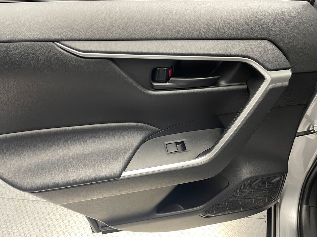 Thumbnail: 2023 Toyota RAV4 - 31