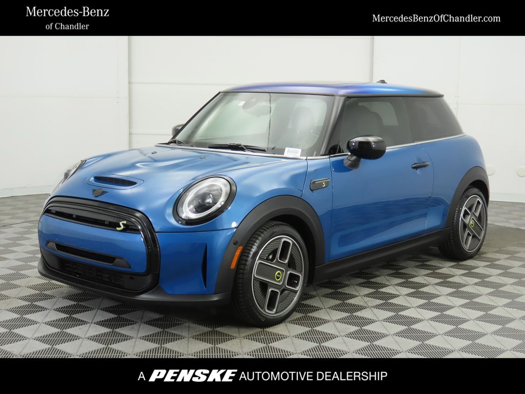 2022 MINI Cooper SE Hero Image