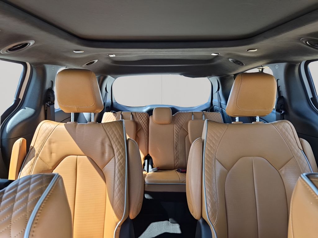 Used Car 2023 Chrysler Pacifica Hybrid  Pinnacle For Sale Under $35,000 In Austin, Texas