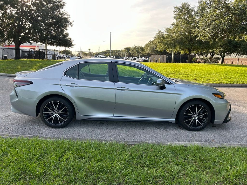 Thumbnail: 2022 Toyota Camry - 6