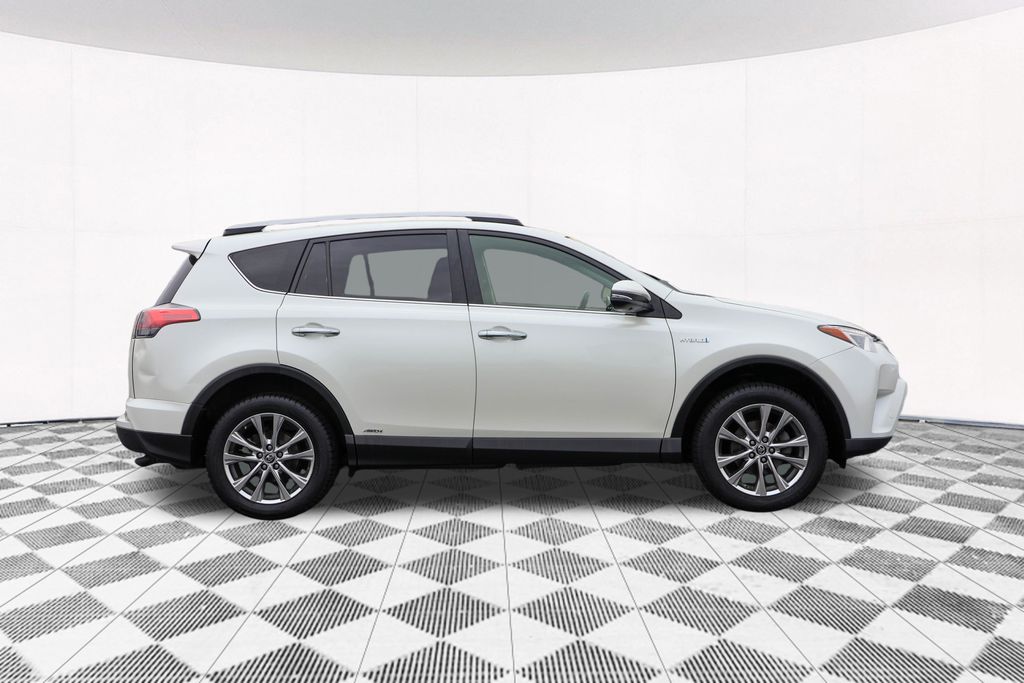 2018 Toyota RAV4 Hybrid Limited 8