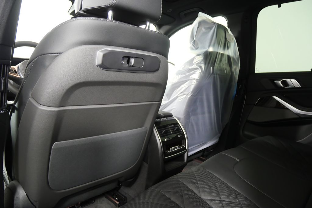 Thumbnail: 2026 BMW X5 - 17