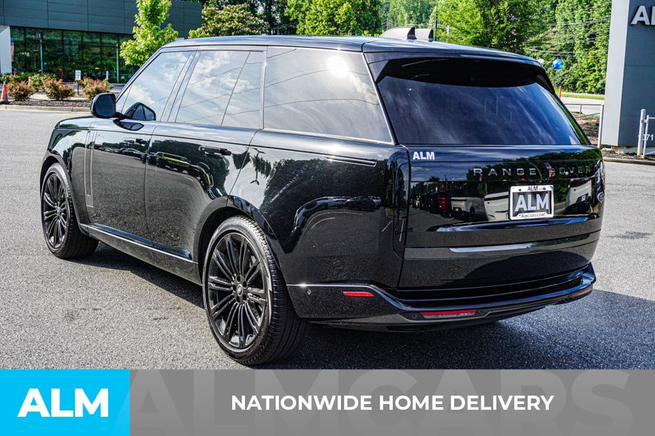 Used 2023 Black Land Rover SE image 5
