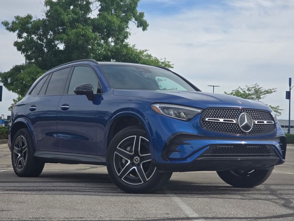 Certified Used 2026 Blue Mercedes-Benz GLC 300 image 2