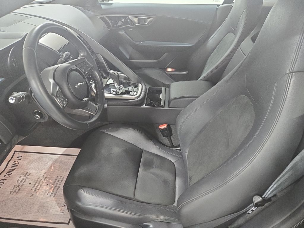 Used 2017 Black Jaguar Base image 18