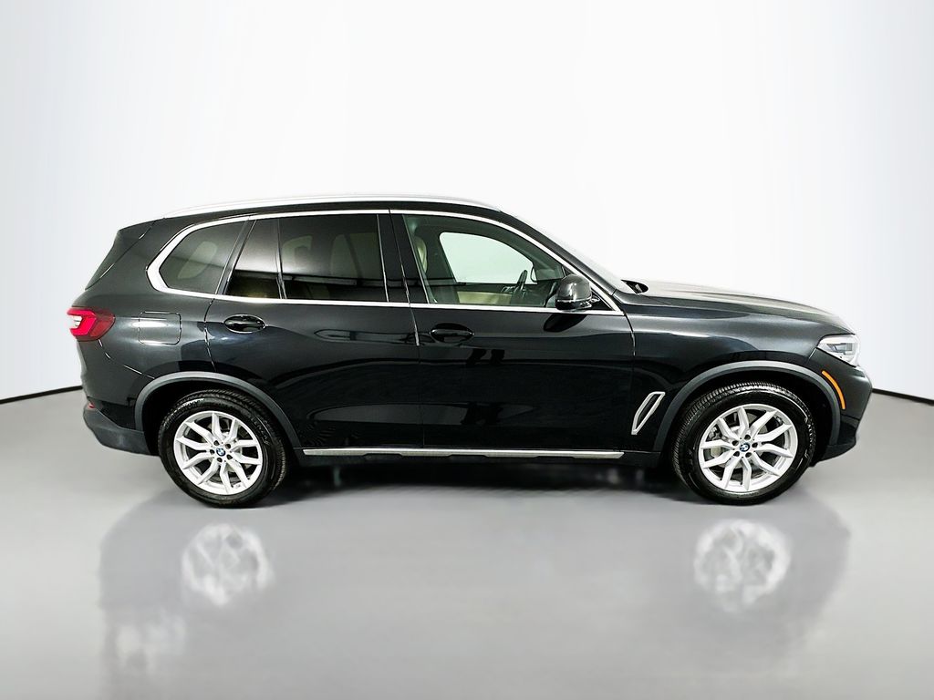 Thumbnail: 2021 BMW X5 - 4